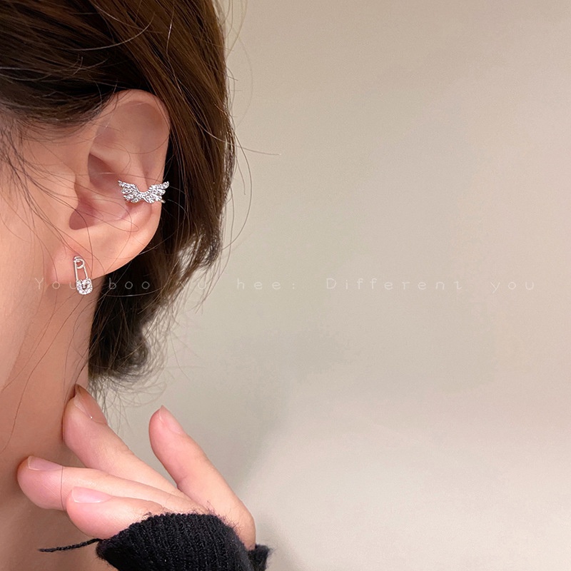Bộ Hai Khuyên Tai Kẹp Vành Tai Đơn Giản Đính Đá zircon Tinh Tế Thiết Kế Tinh Tế Cao Cấp Thời Trang Cho Nữ
