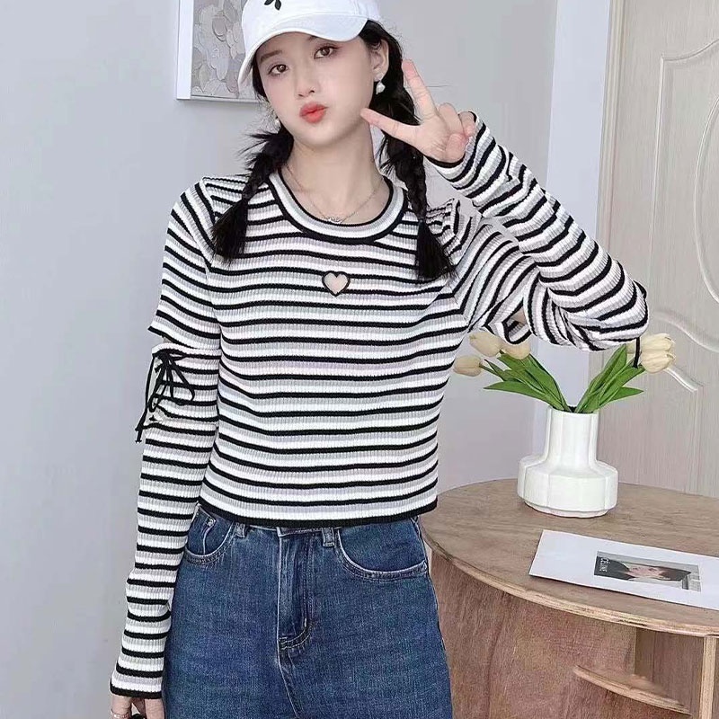 Áo Thun Nữ Ngắn Tay Cổ Tròn Sọc Ngang Thời Trang Hàn Mới
