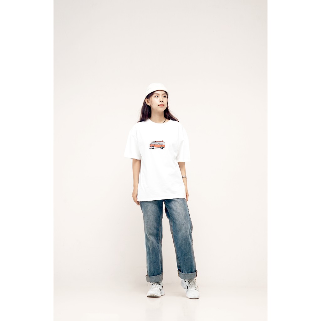 Bus Tshirt by Toujours Studios | BigBuy360 - bigbuy360.vn