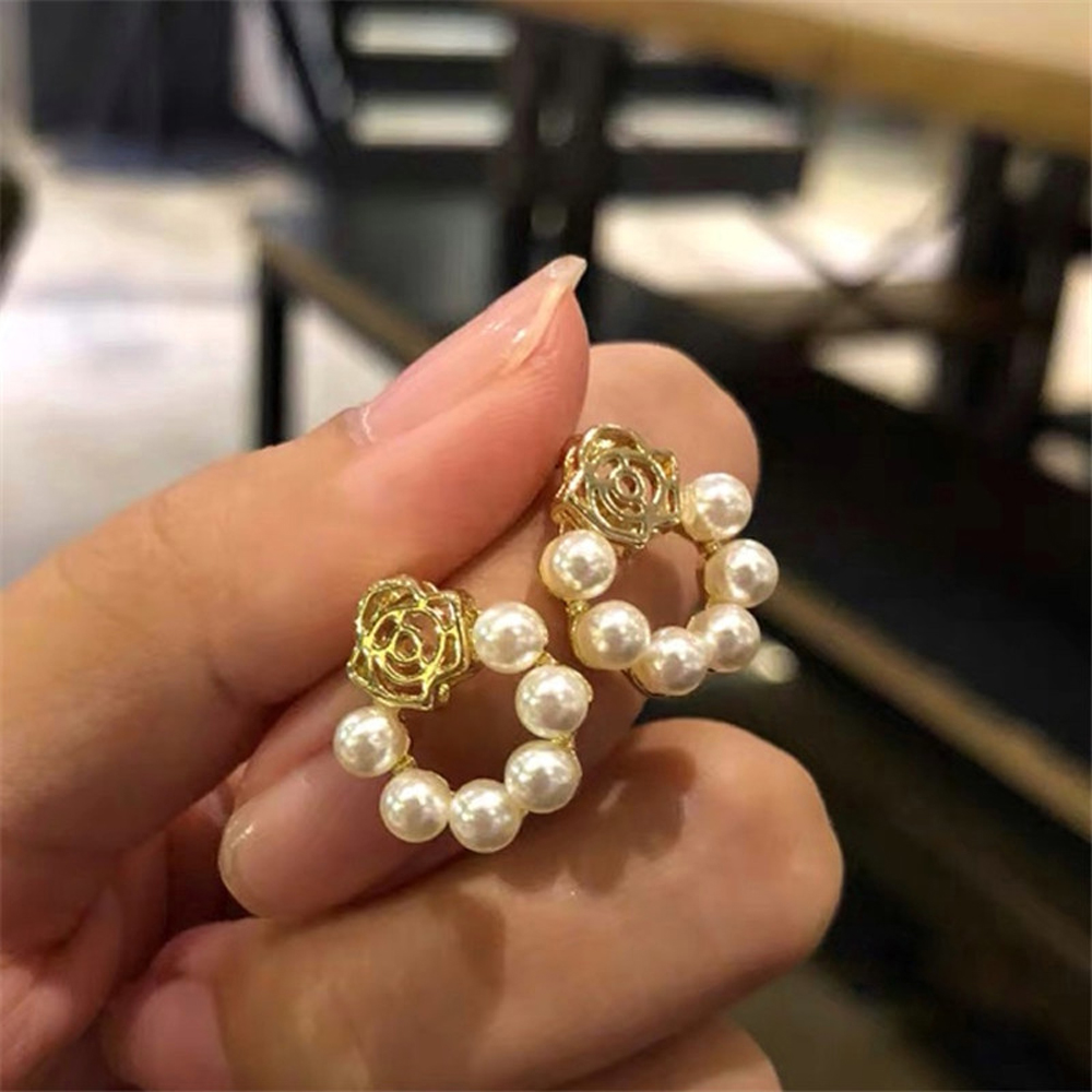 Bông Tai Nữ Trang Kiểu Dáng Thời Trang Độc Đáo