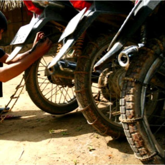 Xích bọc bánh xe máy chống trượt - áo giáp - sến xe máy