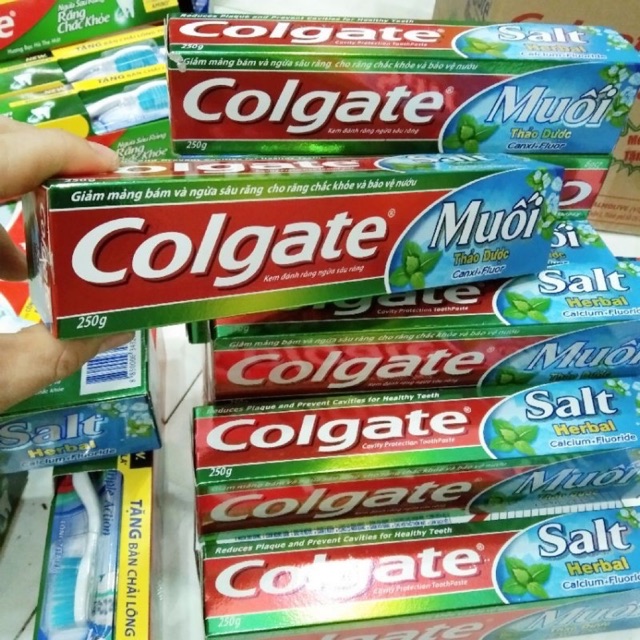 Kem đánh răng Colgate Muối Thảo Dược 250g