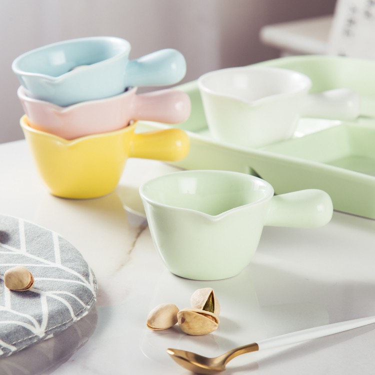 Bát sứ ăn dặm hình gáo tay béo 80ml - Nhiều màu