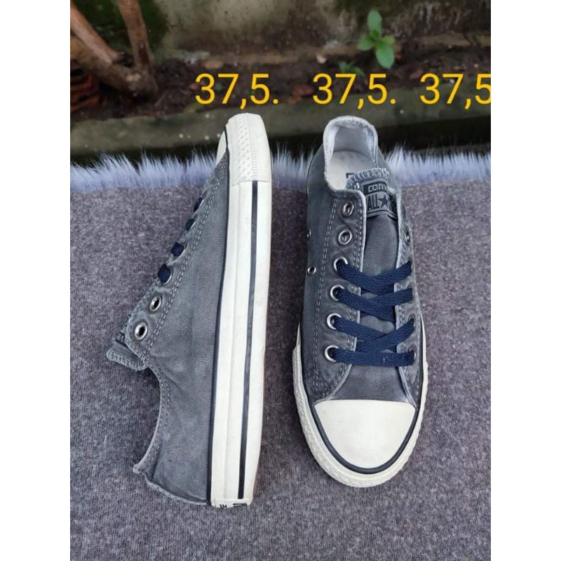 Giày converse real 2 hand size 36.5 và 37.5, phối màu cực chất cả nhà nhé. Chốt ngay em này ྇ !