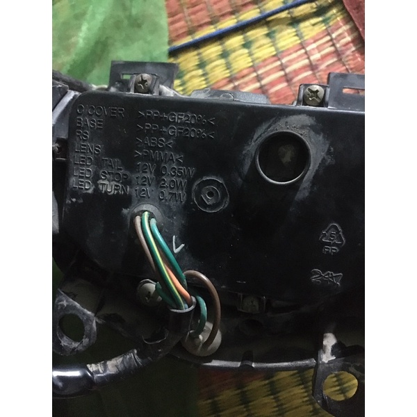 Pha đèn sau atila victory