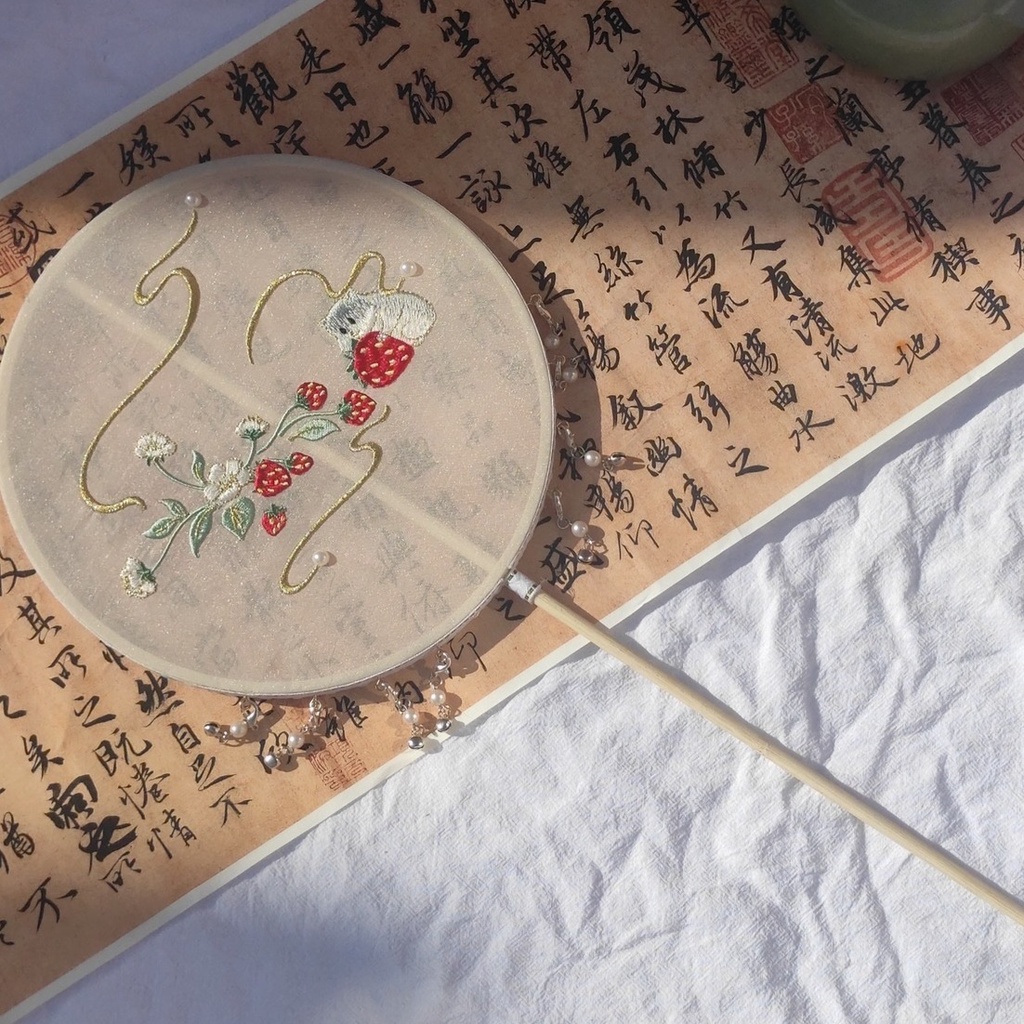 Quạt Múa Họa Tiết Thêu Phong Cách Cổ Điển Cho Nữ