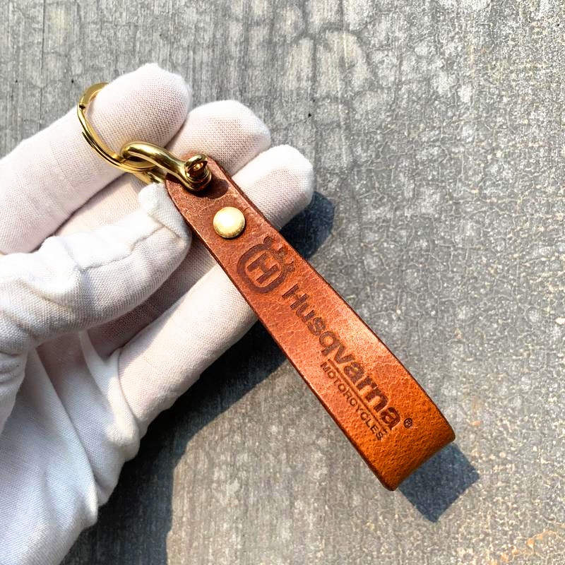 Husqvarna Vintage Motorcycle Leather Keychain Vitpilen Svartpilen401 Leather Key Pendant