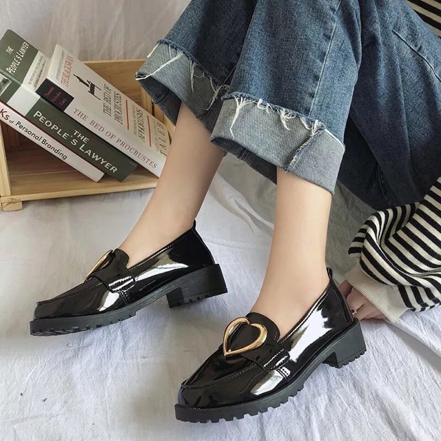 Giày ulzzang nữ khuy vàng cá tính | BigBuy360 - bigbuy360.vn