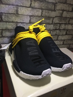 Giày human race