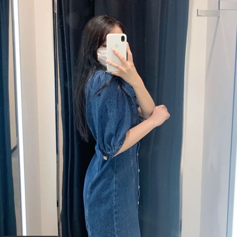 [ ORDER ] Váy jean ngắn vai bồng cổ V ZR