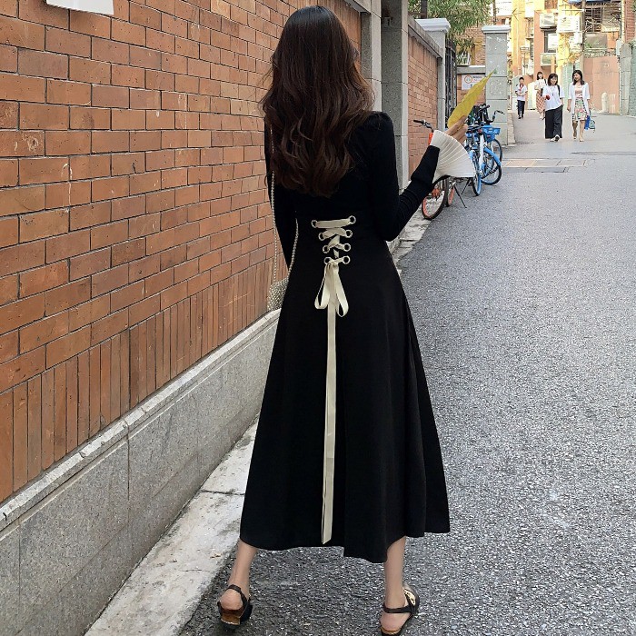 ㍿✠✴ Áo len ren tay dài xếp ly mỏng có xương đòn + váy hai dây thắt lưng retro chữ A nữ mảnh