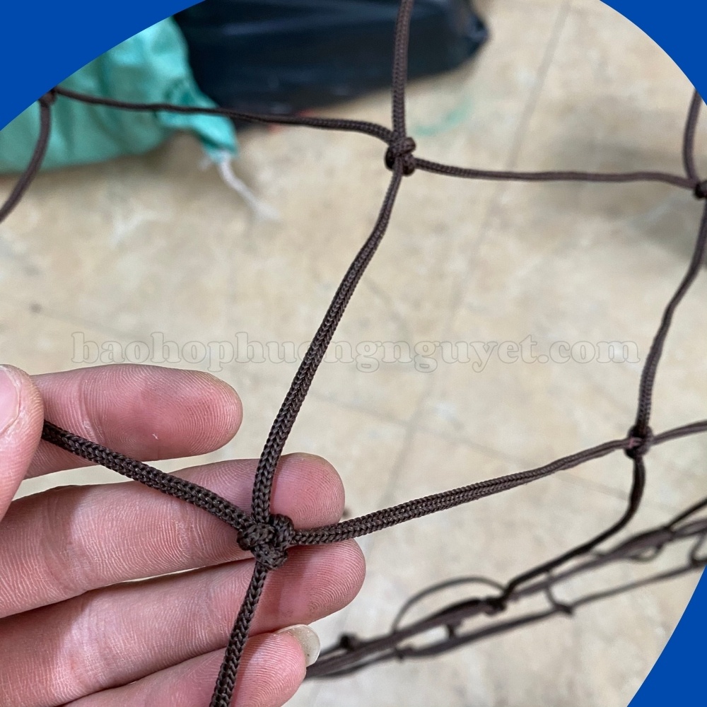 Lưới chắn cầu thang màu nâu an toàn cho trẻ kích thước 0,8 x 10m (kèm dây buộc)