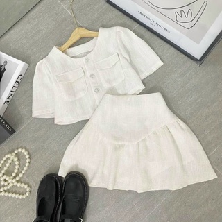 Set Áo Lửng Đính Nút Và Chân Váy Trắng