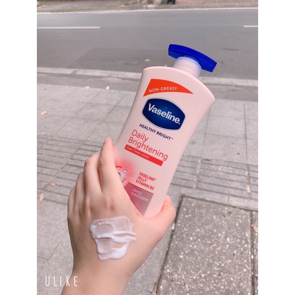 SỮA DƯỠNG THỂ VASELINE HEALTHY WHITE 725ML