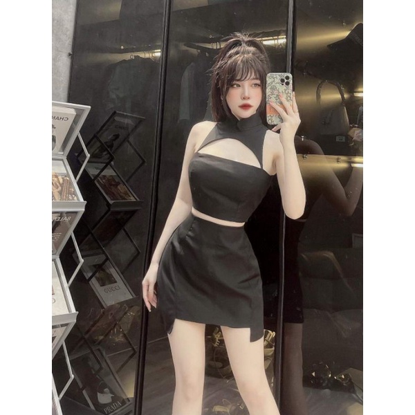 Set áo khoét ngực + váy ngắn xẻ