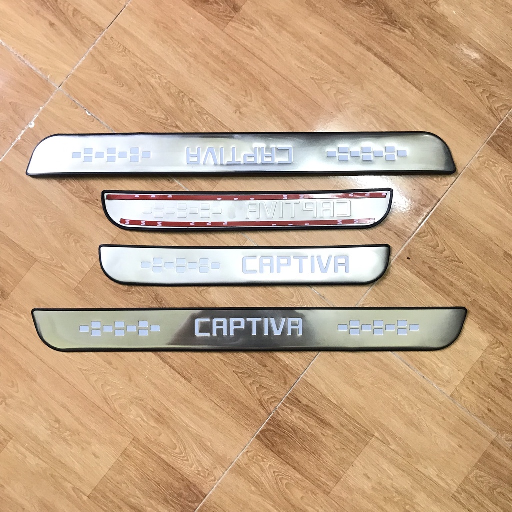 Bậc giãm chân ngoài xe Captiva inox dùng chung tất cả các đời xe