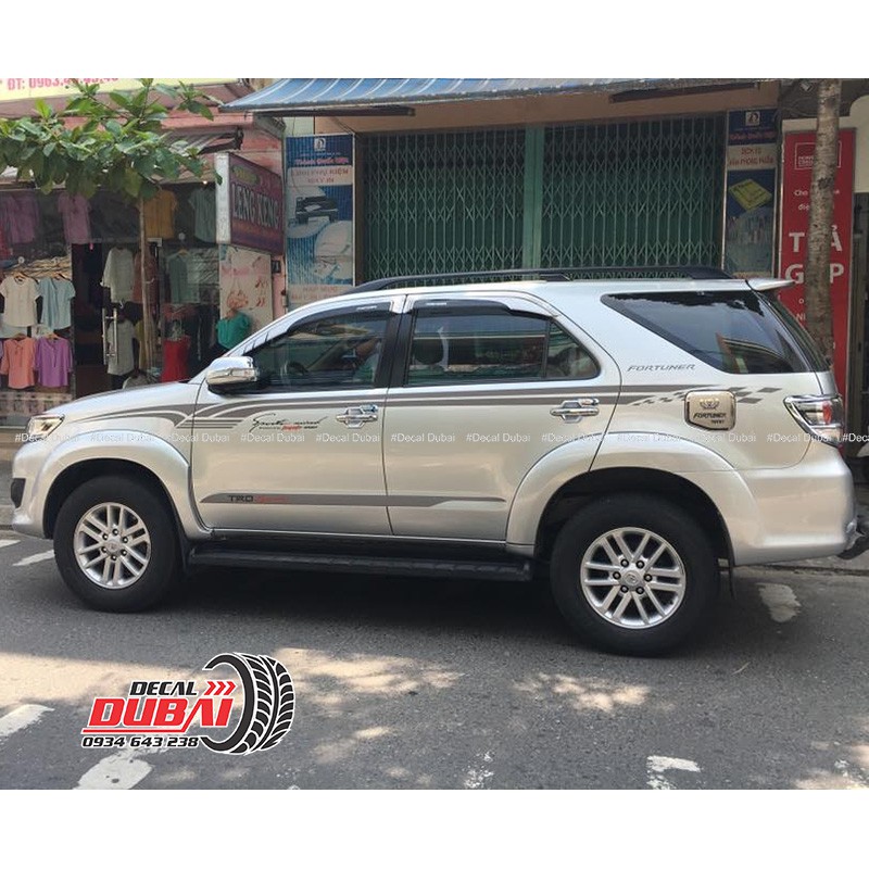 Tem Dán Xe Fortuner Bạc Sport Mind Đơn Giản
