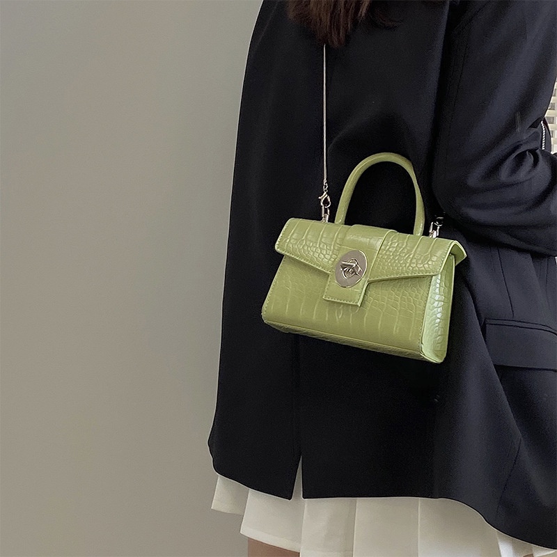 Túi Vuông Nhỏ Đeo Chéo Vai Họa Tiết Da Cá Sấu Gylb310