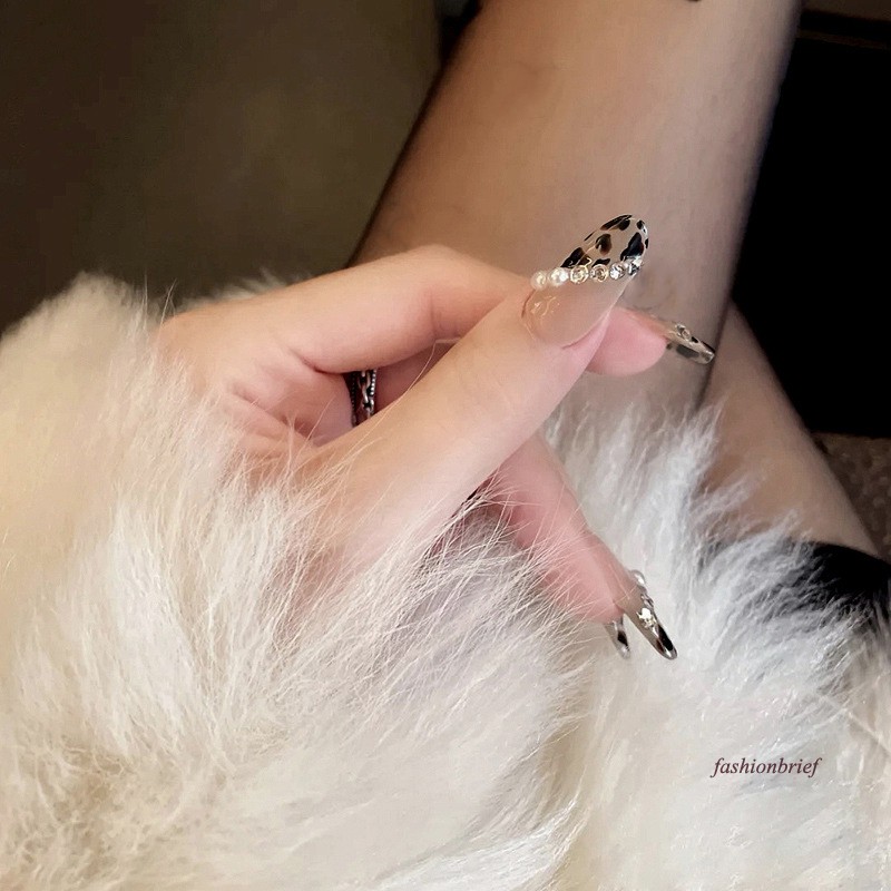 [Hàng mới về] Set 24 móng tay giả làm đẹp họa tiết da báo sang trọng quyến rũ