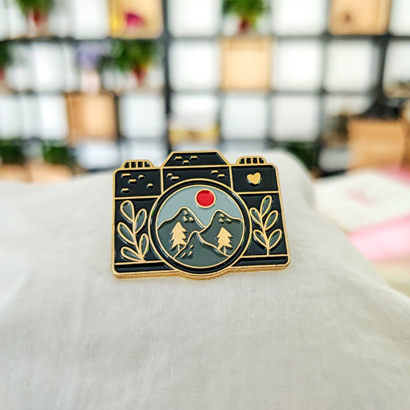 Ghim cài áo QIHE JEWELRY trang trí hình máy ảnh hoạt hình phong cách retro Nhật Bản