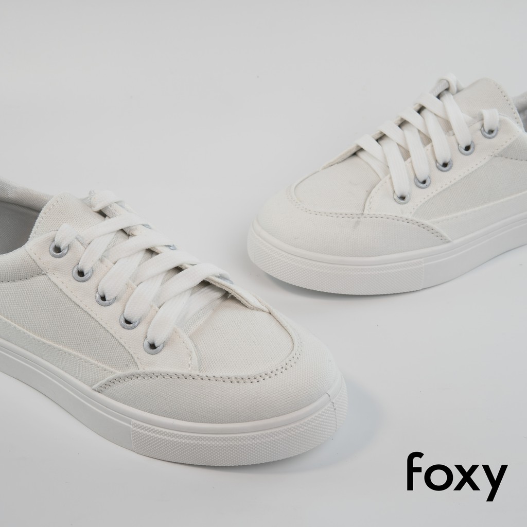 Giày Sneaker Nữ FOXY Form Dáng Vintage Màu Trắng Chất Liệu Canvas - FOX025