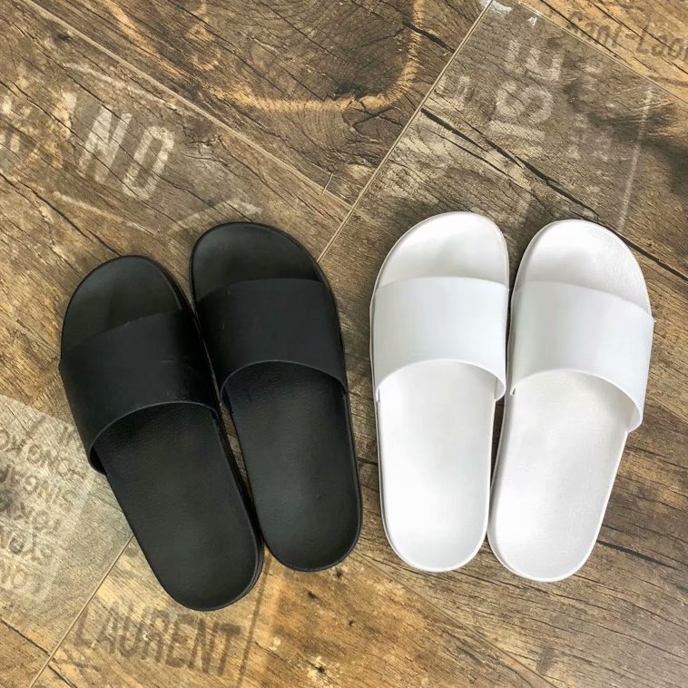 Dép quai ngang mang thoải mái thời trang dành cho các cặp đôi