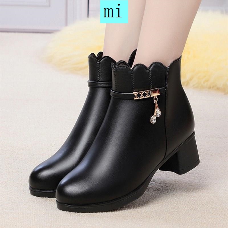 Giày bốt đi tuyết thiết kế mới lót nhung giữ ấm cao cấp thời trang mùa thu đông dành cho phụ nữ trung niên
