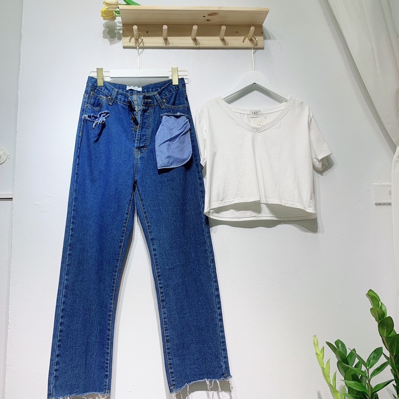Quần jeans ống xuông cúc