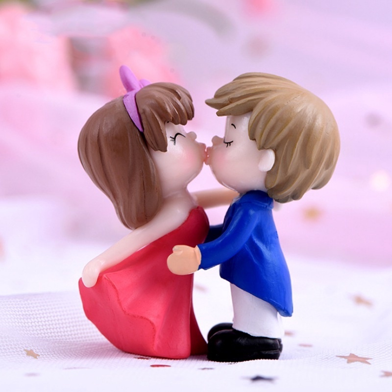 Set 2 Mô Hình Cặp Đôi Marry Kissing Trang Trí Sân Vườn