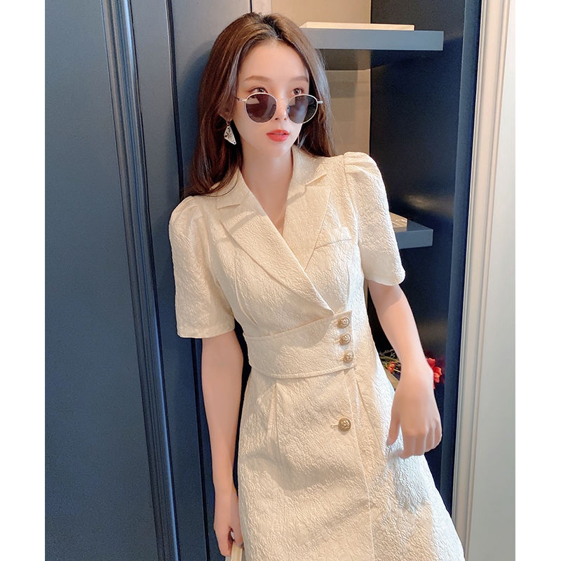 Đầm cổ vest chiết eo cài một hàng nút thời trang mùa hè 2022 xinh xắn dành cho nữ