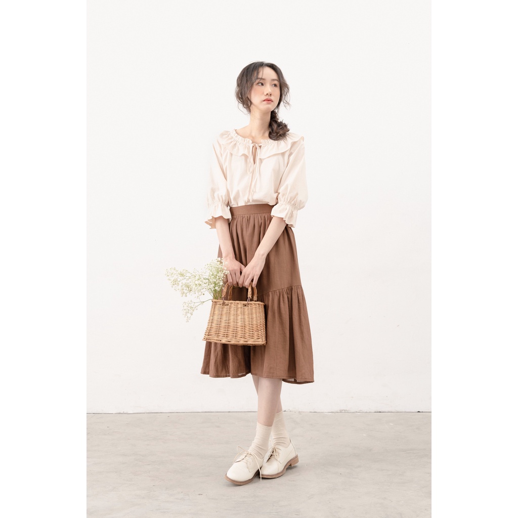 Áo sơ mi cổ nhún nơ buộc be và Chân váy đũi vintage nâu MADELEN
