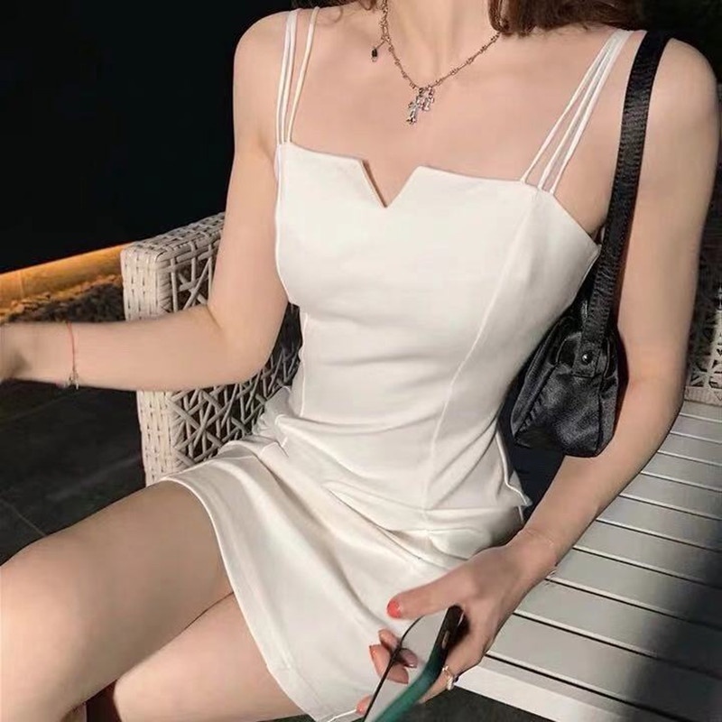 Đầm Hai Dây Cổ Chữ V Màu Đen Trắng Dành Cho Nữ FT7009