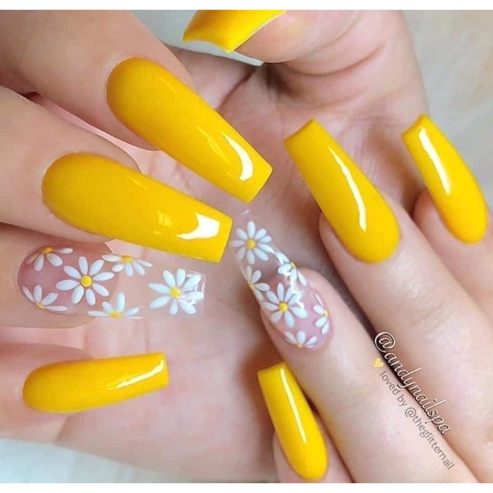 Sơn gel móng tay màu vàng, Bộ nail của mùa hè được yêu thích