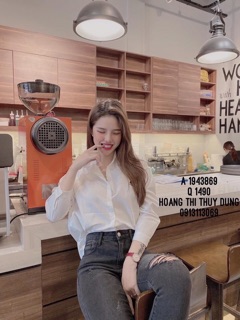 Áo sơ mi trắng phom rộng