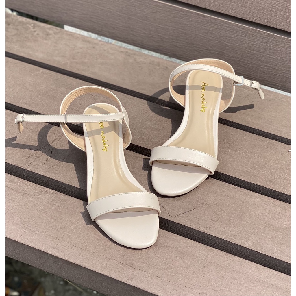 Giày sandal 3 phân quai ngang gót vuông mũi tròn phối quai hậu kiểu dáng basic_ A09KT