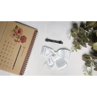 Cột tóc nơ ruy băng