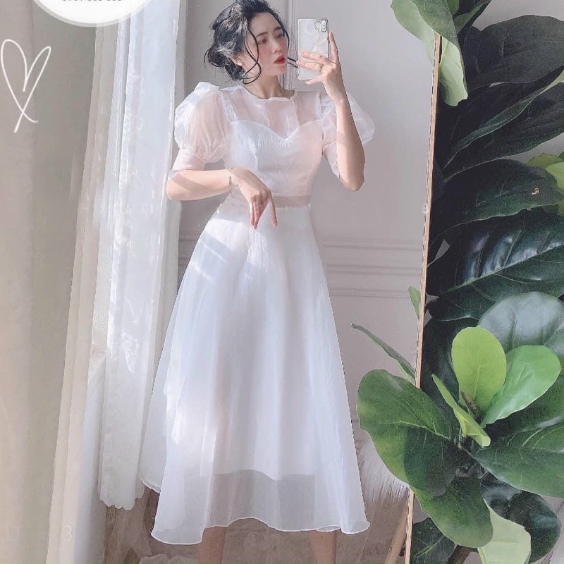 Đầm váy trắng xoè tay bo