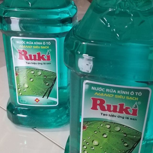 Nước rửa kính xe ô tô Nano Ruki chai lớn 2.5l