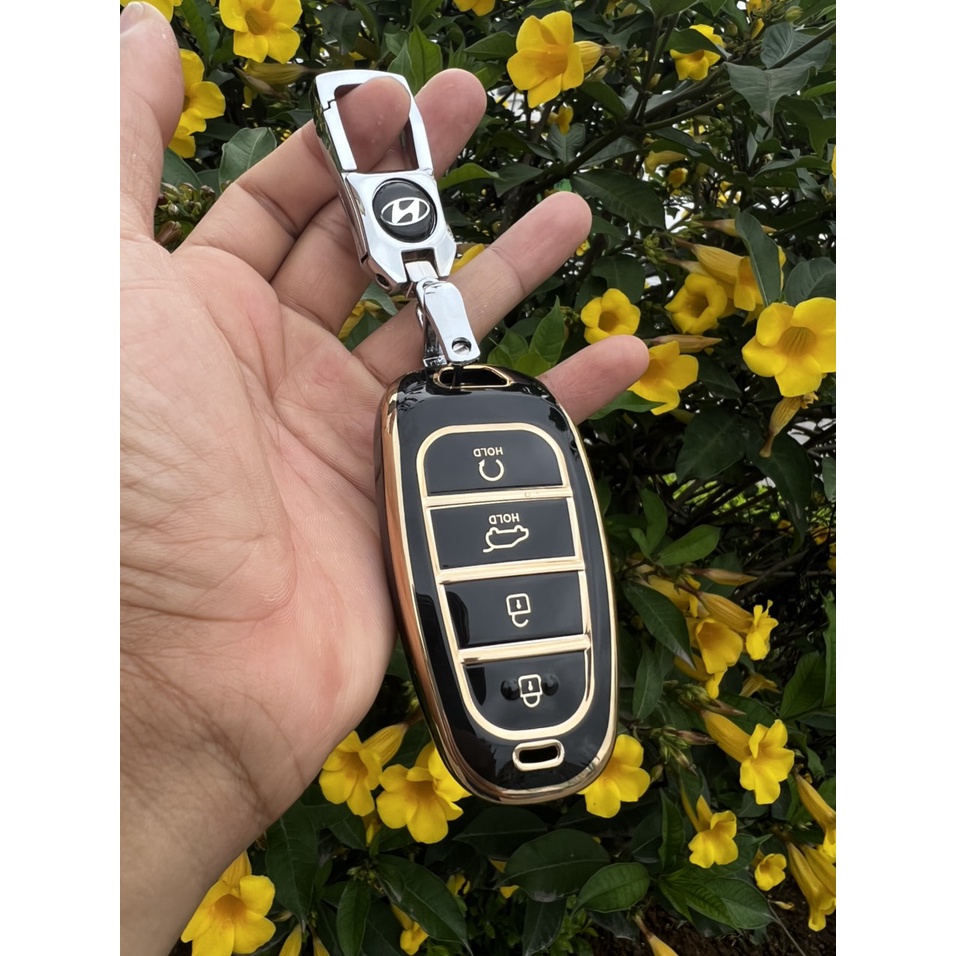 Bao chìa khóa- Ốp chìa khóa  Silicon  đen-vàng  xe ô tô HuynDai SANTAFE 2021  4 nút thông minh (Smart Key)