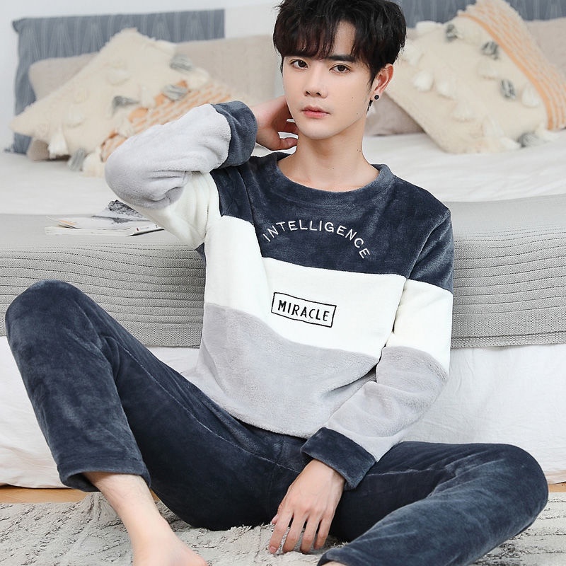 Bộ Đồ Ngủ 2 Món Bằng Vải flannel Phối Nhung Dày In Họa Tiết Hoạt Hình Dễ Thương Cho Nam Zi6