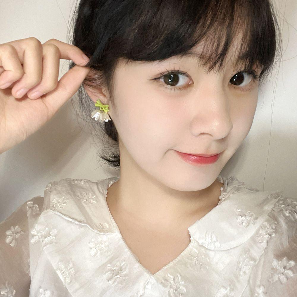 Bông Tai Hình Chuông Hoa Tulip Màu Ngà Sang Trọng Phong Cách Hàn Quốc Thời Trang Xuân Hè Cho Nữ