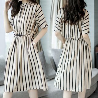 Đầm kẻ rút eo