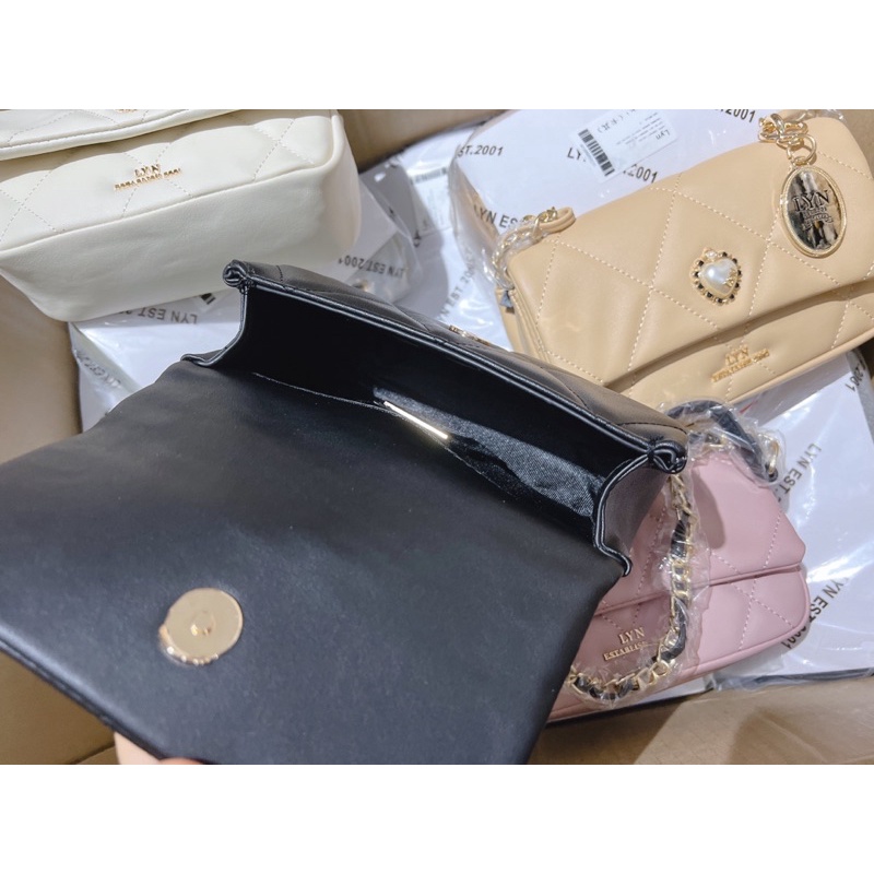 Túi Lyn ô trám khoá trái tim ngọc