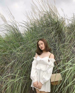 Đầm trễ vai midu