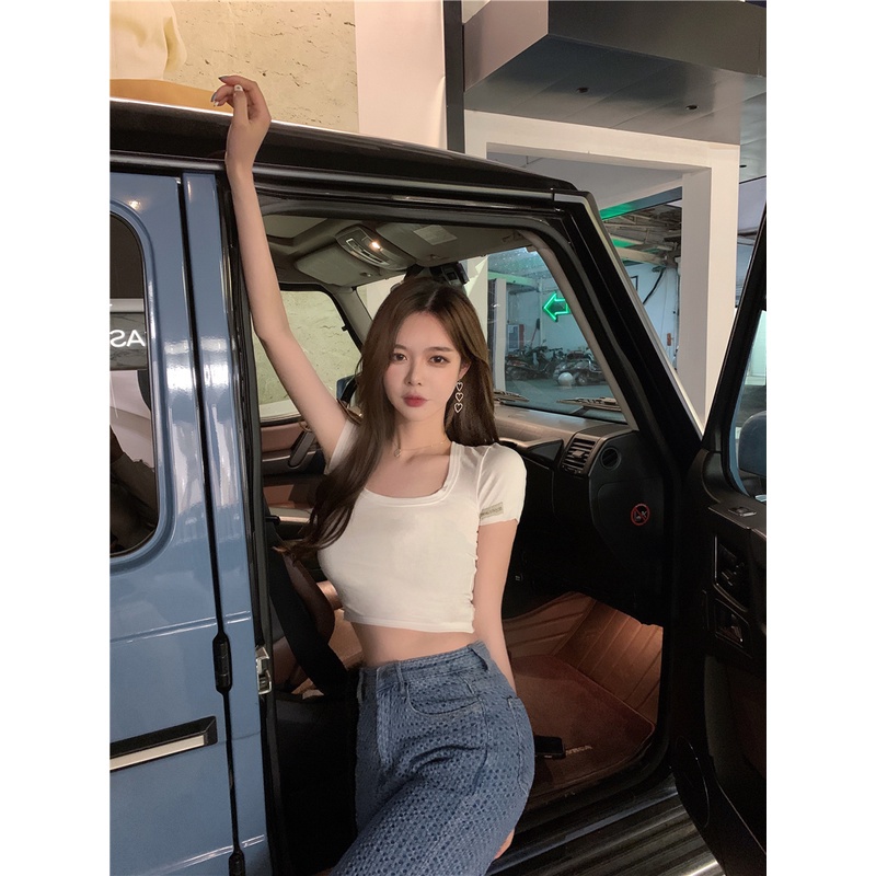 Áo thun nữ tay ngắn cổ khoét sâu thiết kế phong cách Hàn Quốc