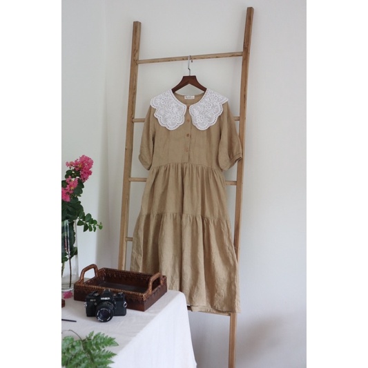 Đầm nâu phối cổ ren xinh xắn mùa thu | Lá Xoè