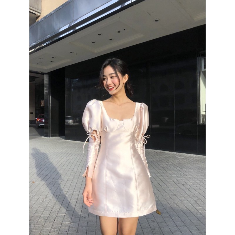 Ophelia Đầm dài tay phồng phom đứng