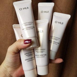 Tuýp sữa rửa mặt ohui hồng 40ml