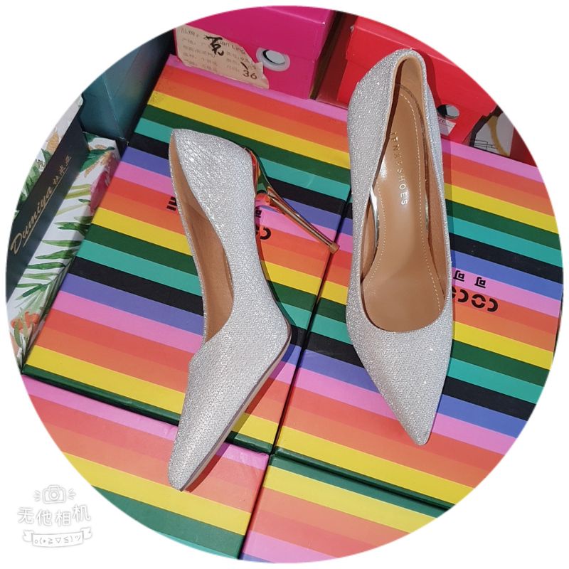 Giầy cao gót kim sa