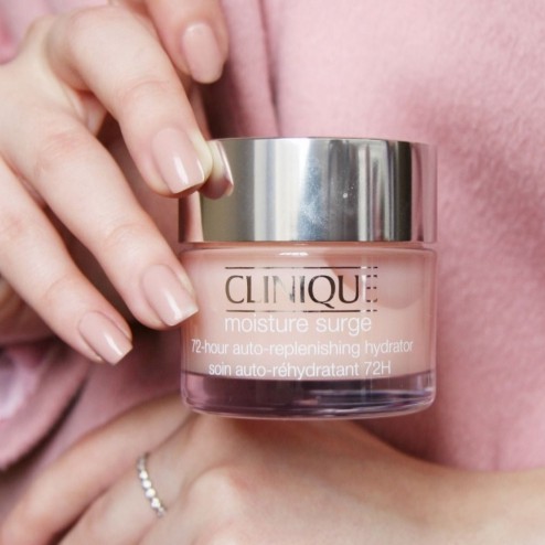 Kem dưỡng Clinique Moisture Surge